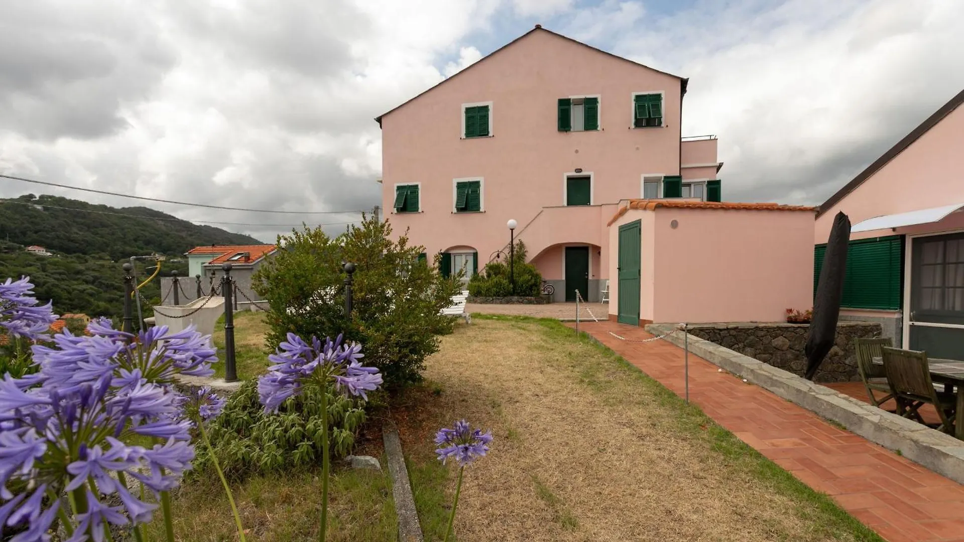 Apartment Villa Zafferano Suites - Basilico Celle Ligure