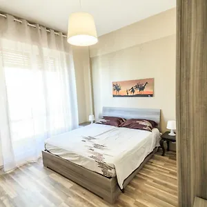 Ampio Con Box Auto Celle Ligure